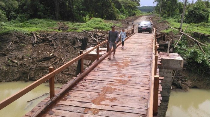 pembangunan jembatan kampung batu harang di desa mantewe 20180613 110348