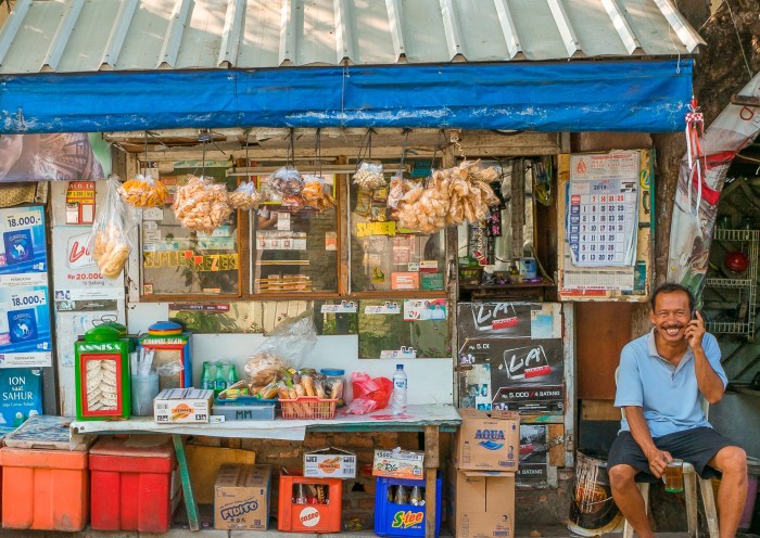 pedagang: pengusaha andal yang menopang ekonomi lokal