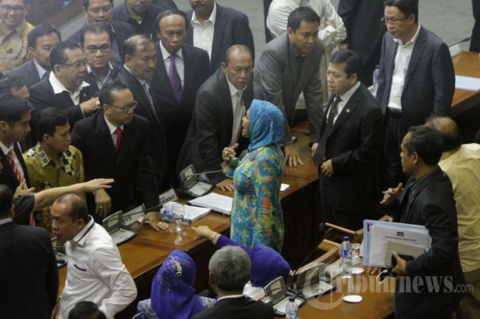 20140926 083337 sidang paripurna ruu pilkada ricuh 1